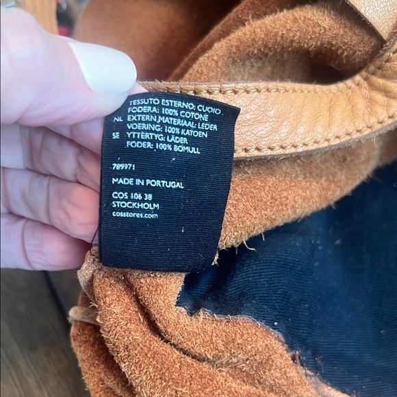 COS Tan Leather Tote with Soft Structure - Picture 12 of 14